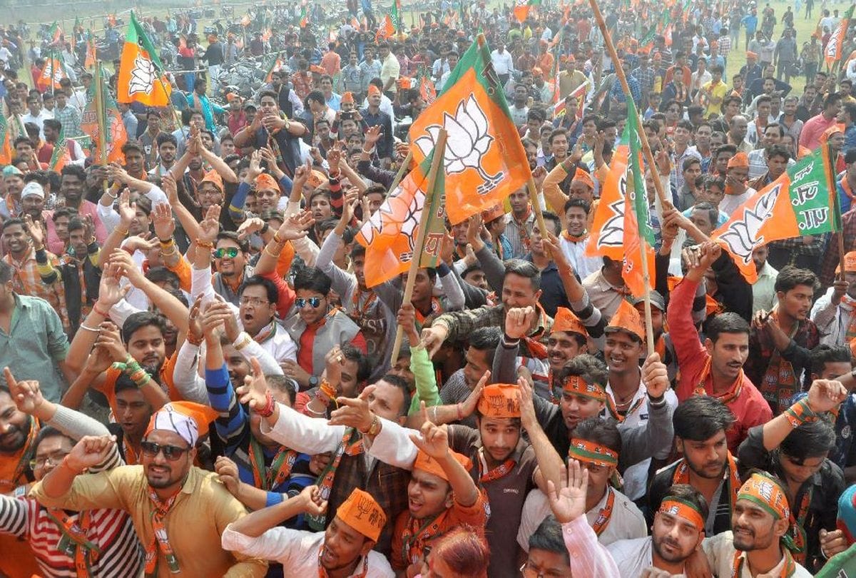 bjp workers held kamal sandesh bike rally without helmet in agra
