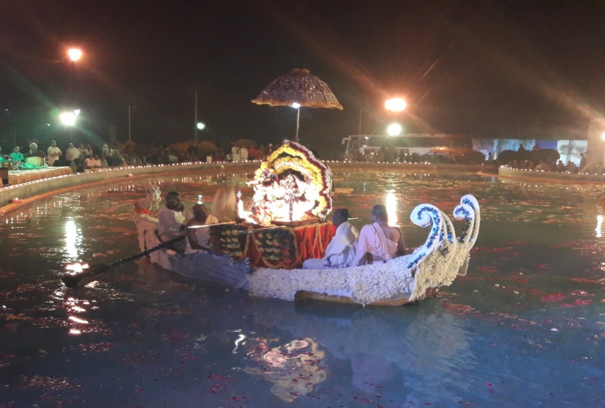 nauka vihar mahotsav Organized at Chandrodaya Temple Complex in vrindavan