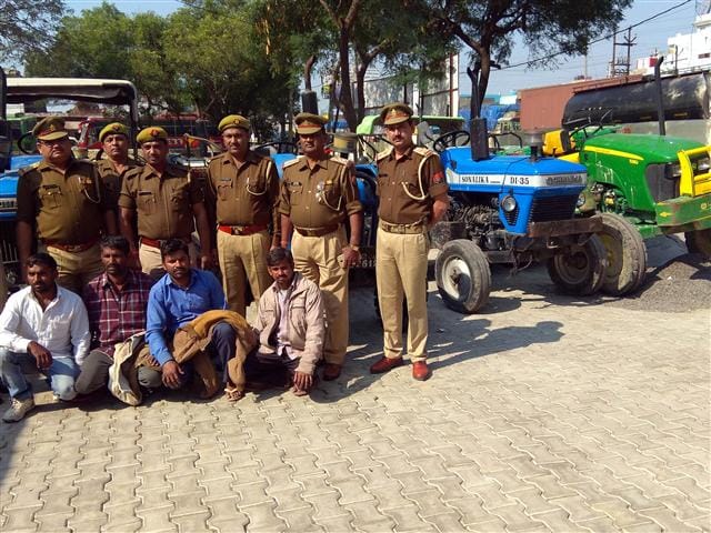 Four pirate arrested including 10 tractors stolen
