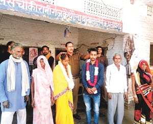 relation for dowery was broken, police got married in chouki