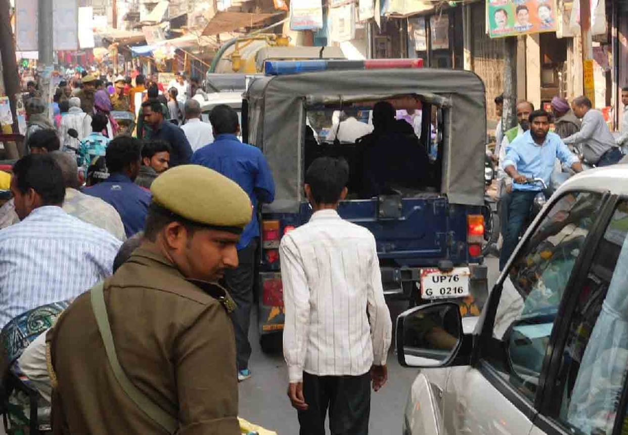 Chowky in charge Line hazir when SP stranded in jam