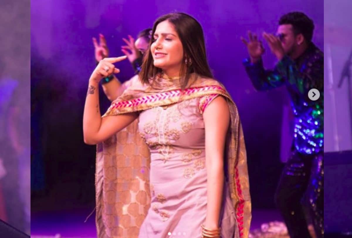 sapna choudhary fall in love share photo on her facebook story