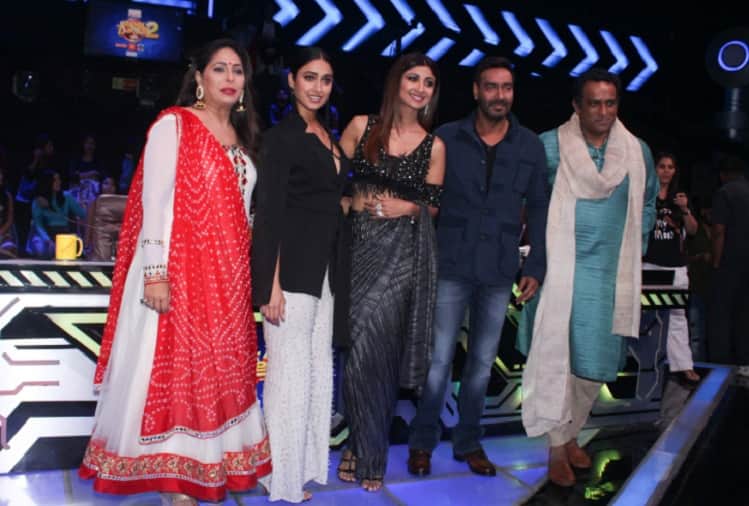 Shilpa Shetty offered 26 Lakh rupees gold crown in Shirdi Saibaba temple
