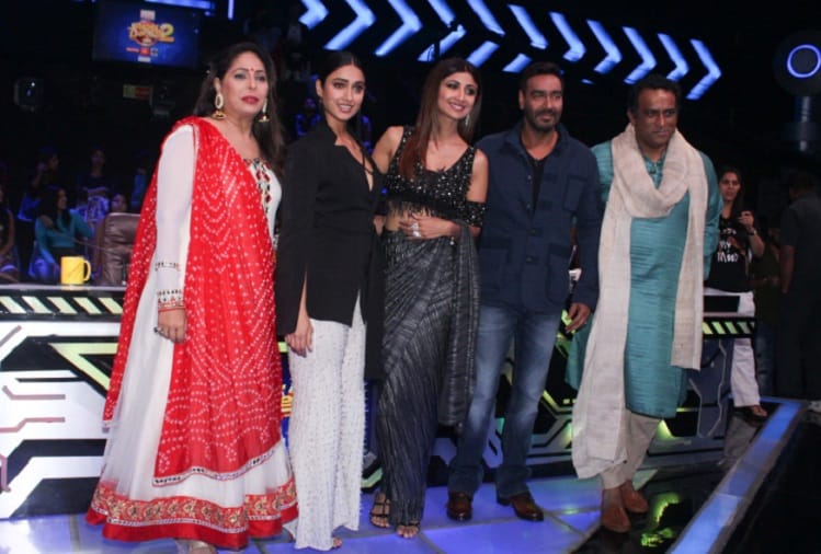 Shilpa Shetty offered 26 Lakh rupees gold crown in Shirdi Saibaba temple