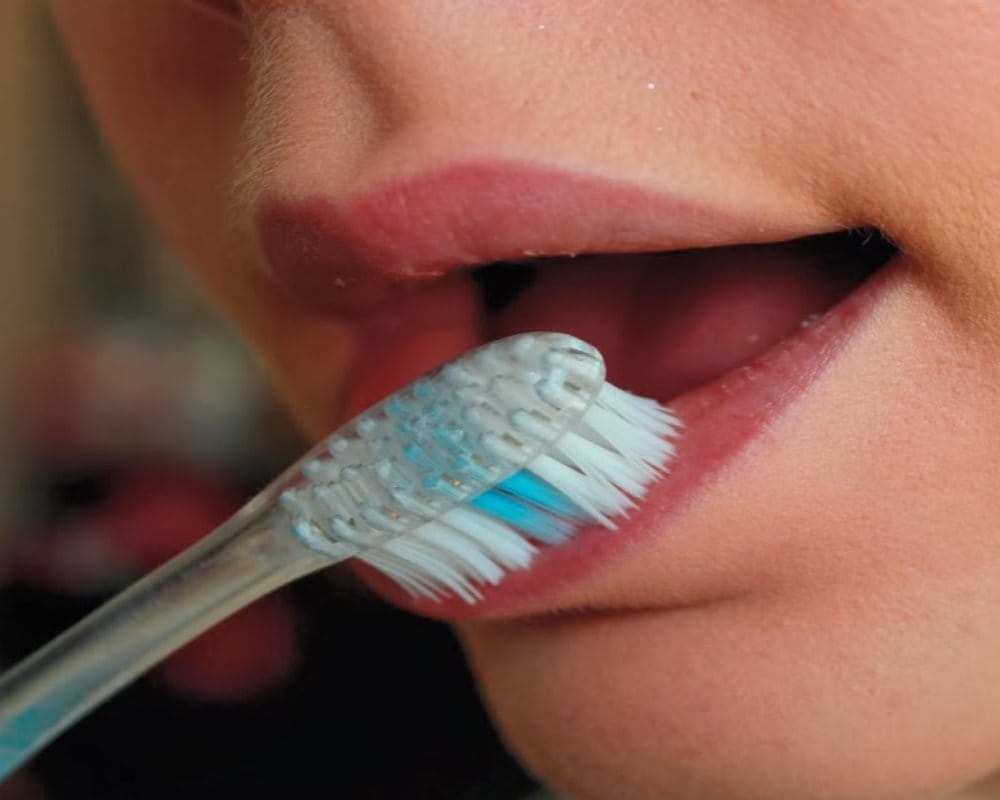 Mouth Ulcers Causes and Treatment in Hindi, muh ke chale kyu hote hai