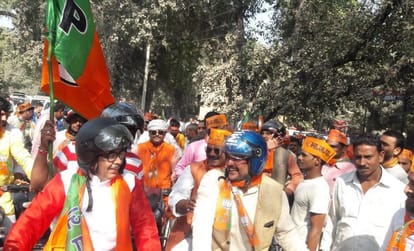 CM yogi adityanath flagged off to bike rally in varanasi