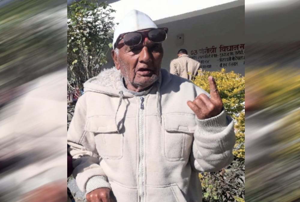 Nikay Chunav 2018 old man Give First time vote in 91 years age shocking fact