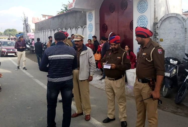 Security alert in Pathankot after bomb blast in Amritsar