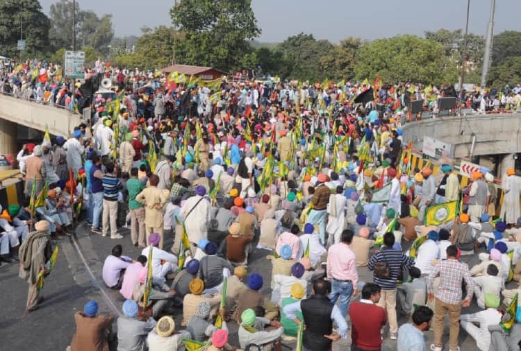 Teachers Protest on Bathinda Mansa Dabwali National Highway in punjab