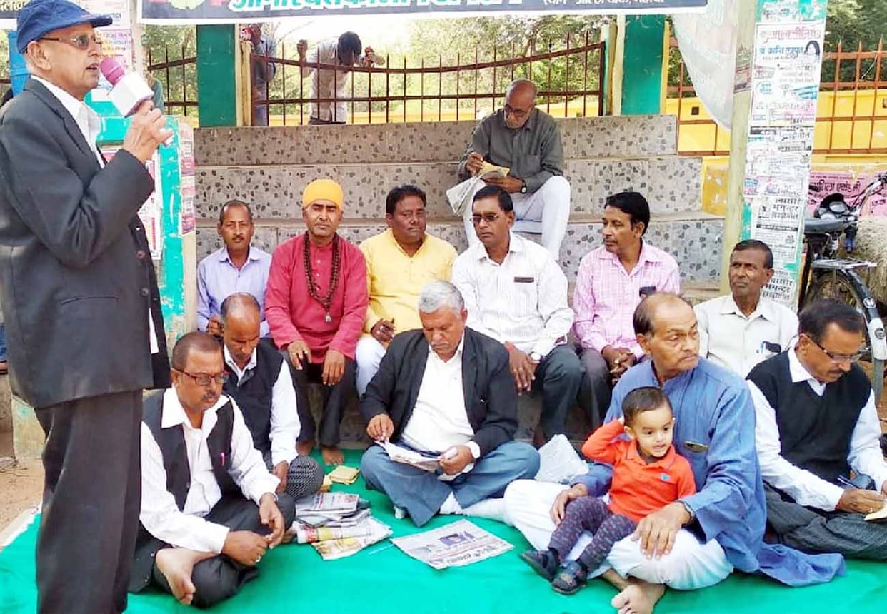 advocates on Hunger strike for Demand separate Bundelkhand state