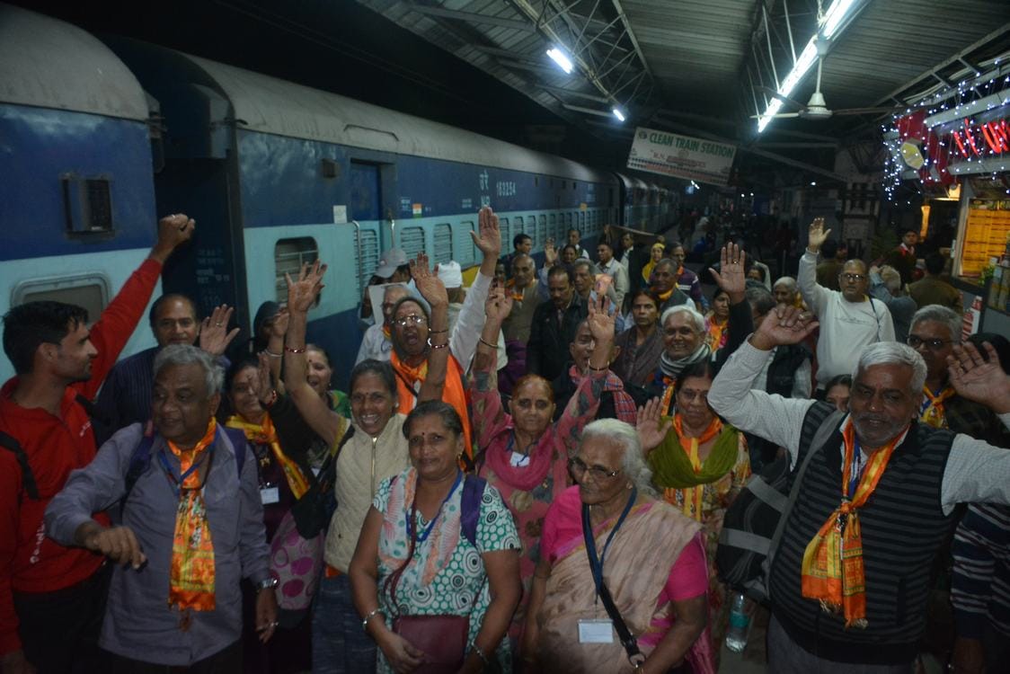 Ramayana express arrived varanasi after 11 hour delay