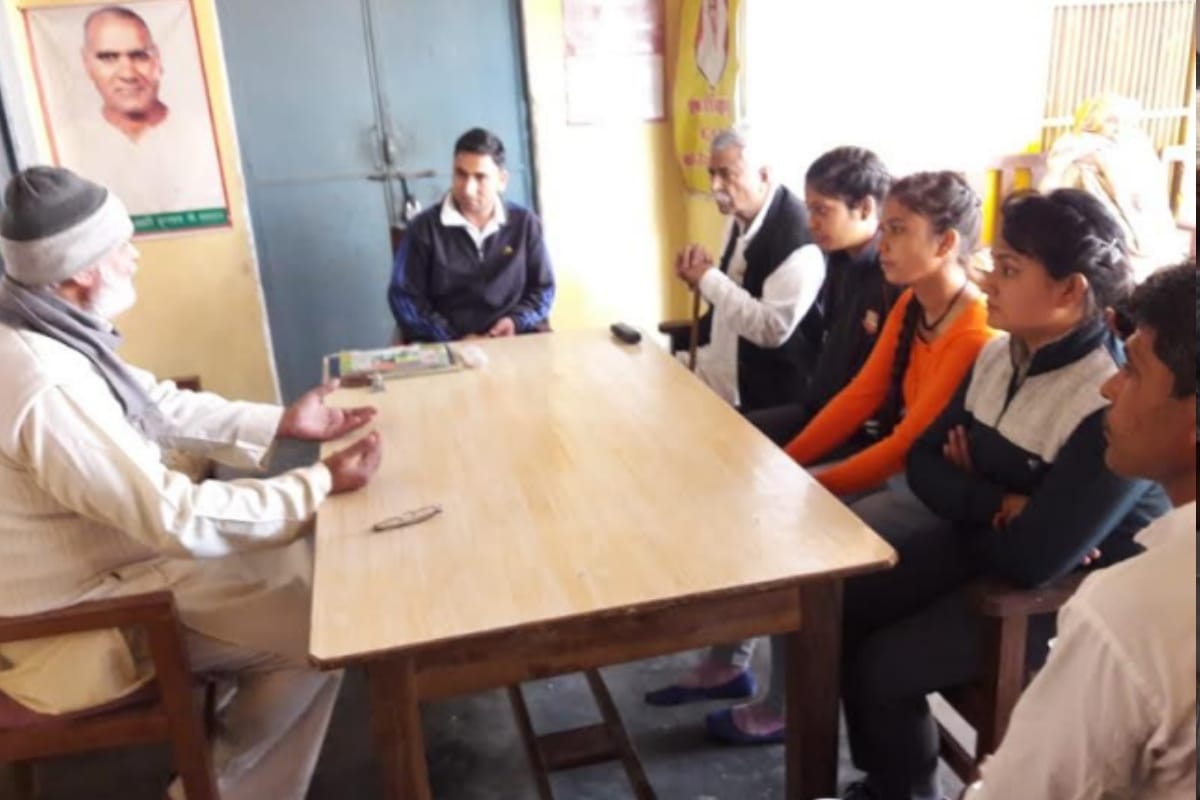 Meerut, CM Yogi brother along with the family members reachs baghpat up to learn shooting