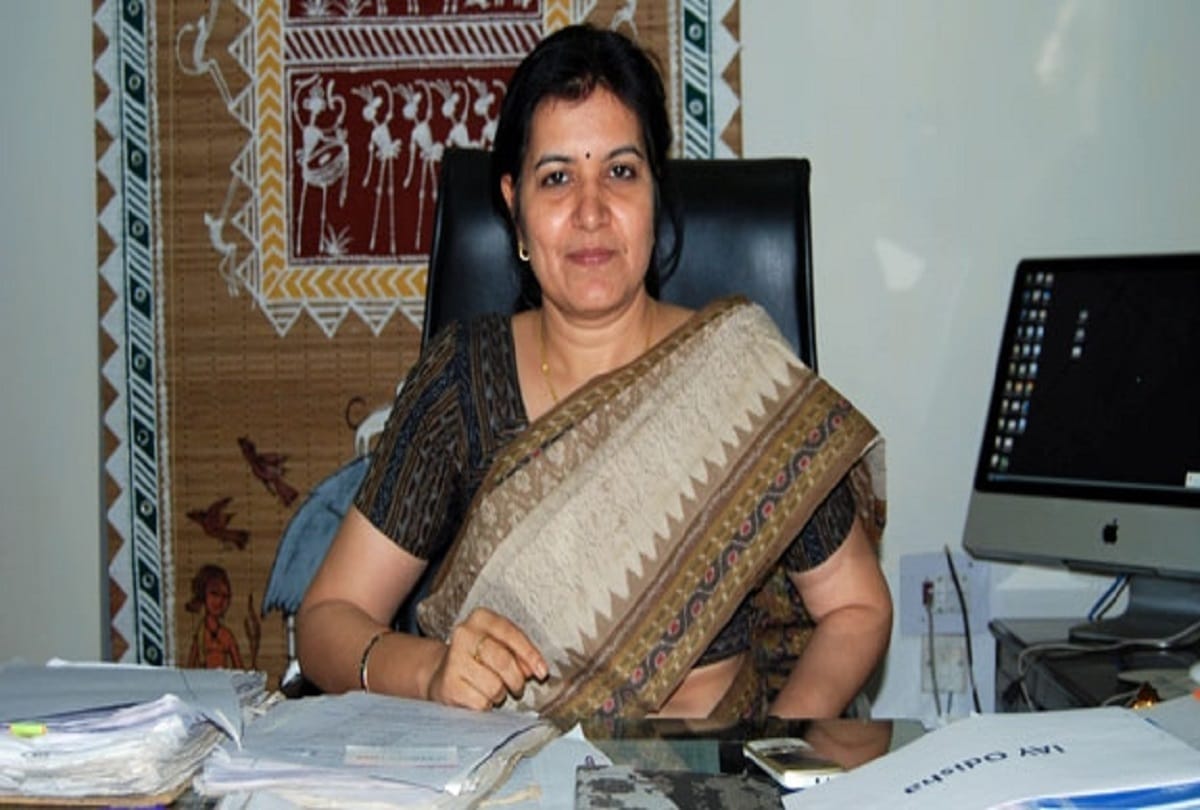 Senior IAS Aparajita Sarangi take voluntary retirement may be join BJP