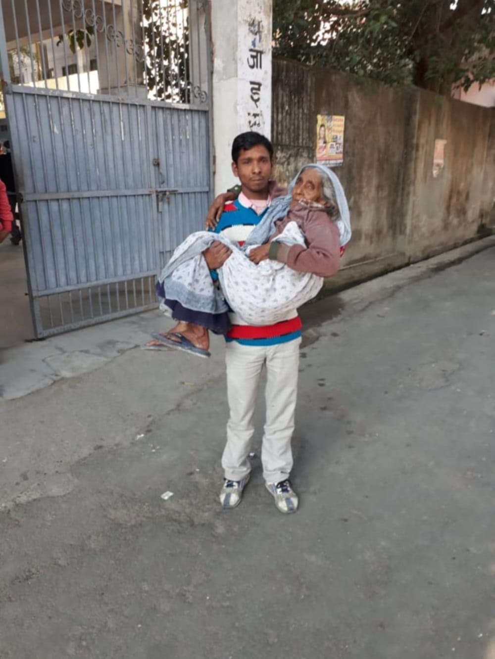 Uttarakhand Nikay chunav 2018 Old People voting encourages youths