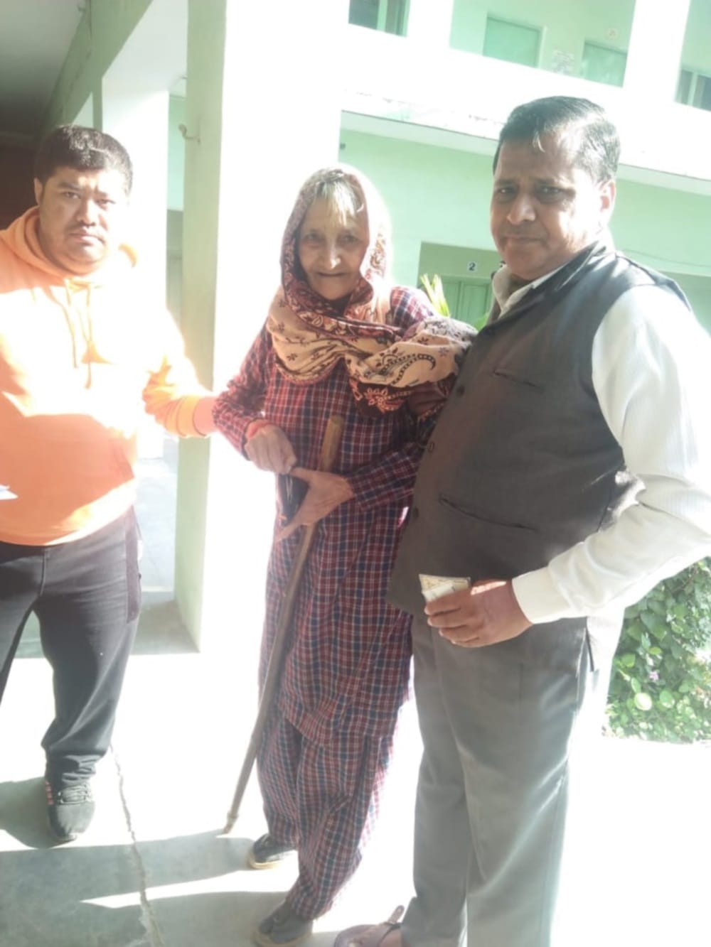 Uttarakhand Nikay chunav 2018 Old People voting encourages youths
