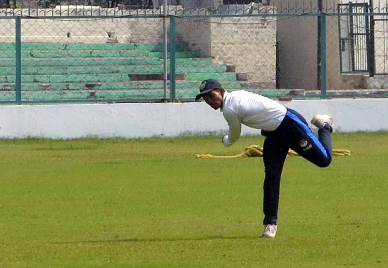 Cooch Bihar Trophy in green park kanpur