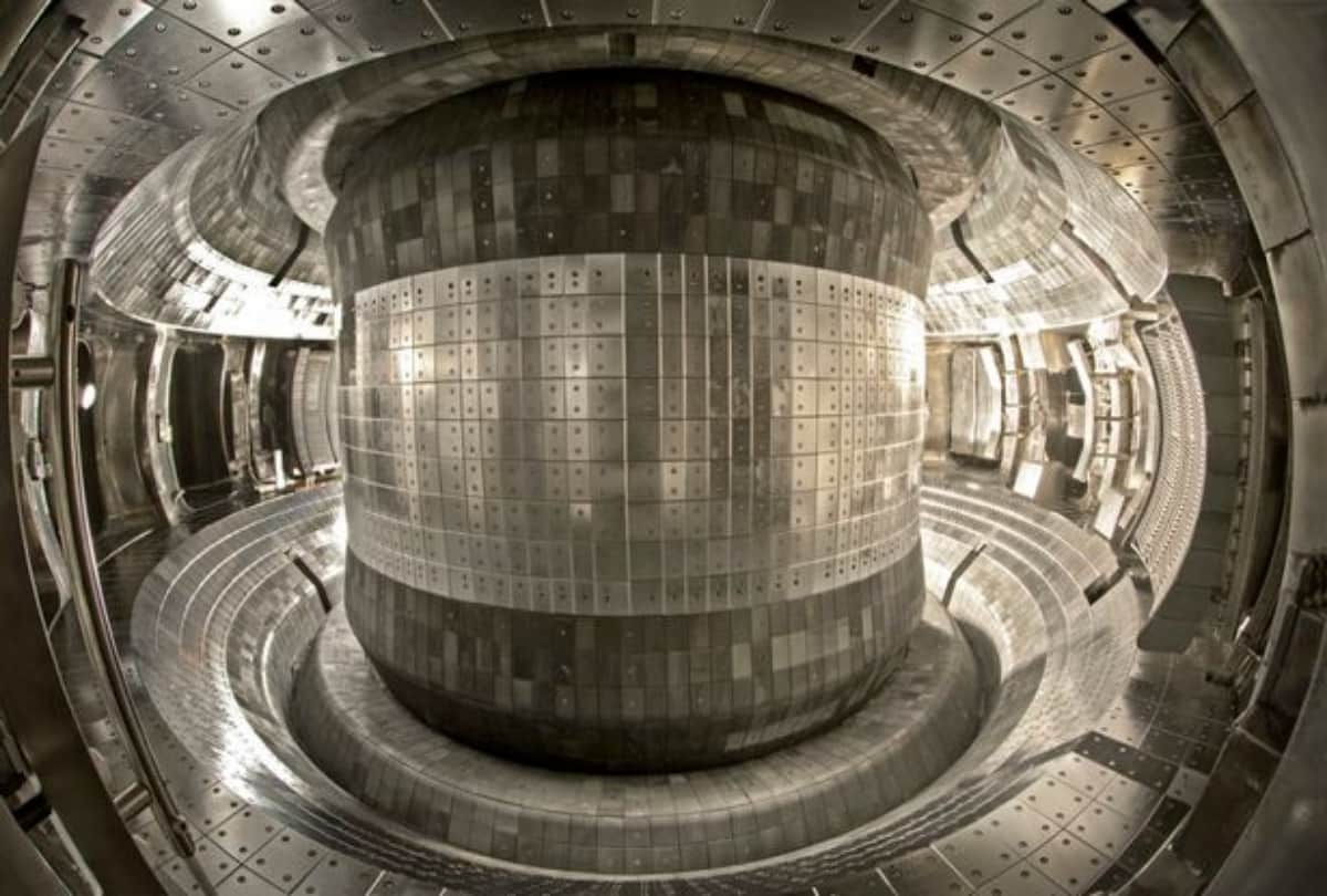 Chinese scientists create an artificial sun and heated to over 100 million degrees