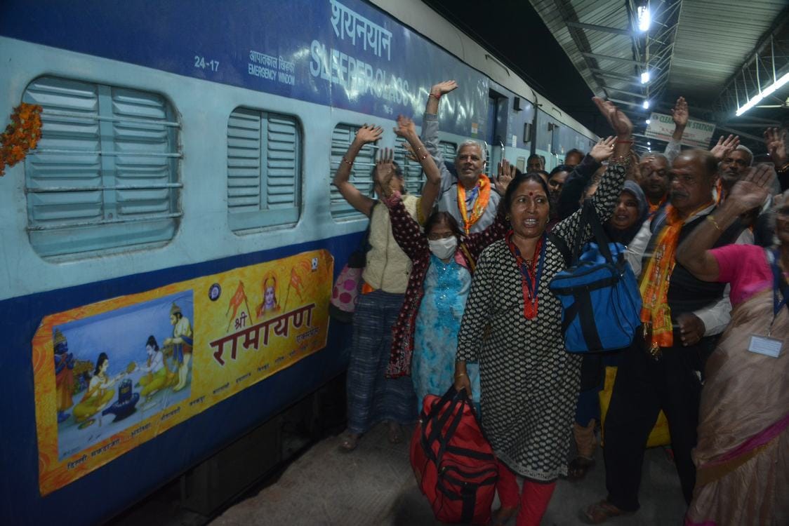 Ramayana express arrived varanasi after 11 hour delay