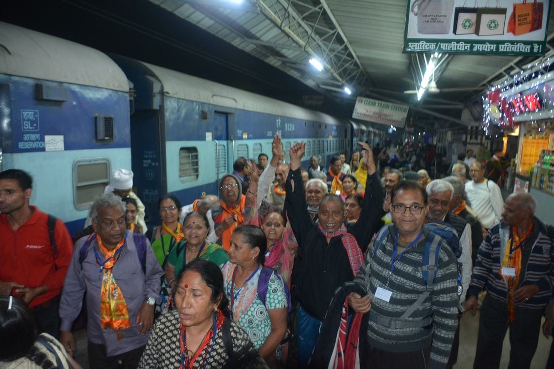 Ramayana express arrived varanasi after 11 hour delay