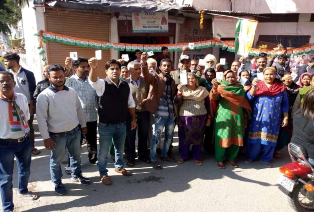 Police Repulse Voters After Ruckus in Uttarakhand nikay chunav 2018