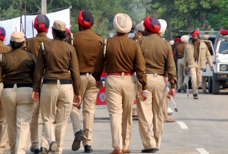 Police personnel not posted near Nirankari Bhawan in Amritsar at Incident day
