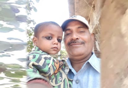 Akhilesh Yadav gave two house to Khajanchi