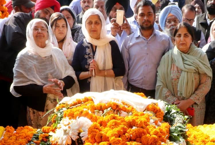 Brigadier Kuldeep Singh's funeral in Chandigarh with state honor