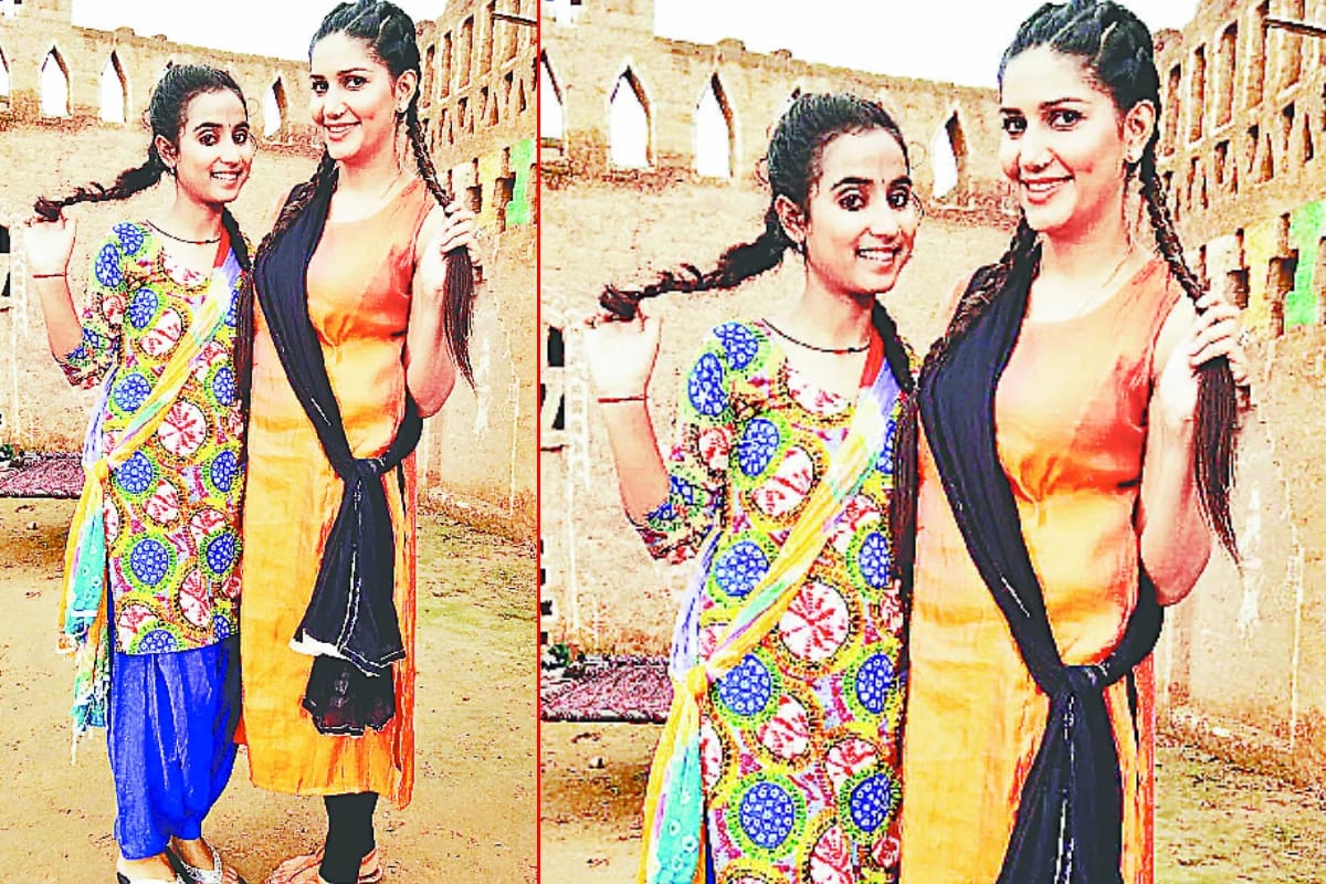 Sapna Chaudhary dancer offers up girl renuka panwar to sing with her from baghpat