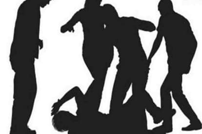 people beat a man as child theif in bahriyabad ghazipur