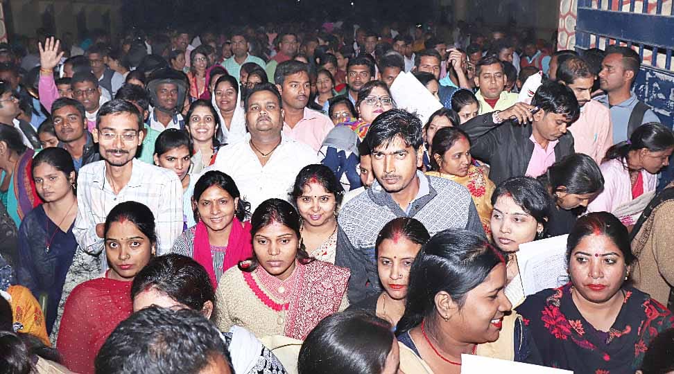 अभ्यर्थियों को गणित और संस्कृत के प्रश्नों ने उलझाया