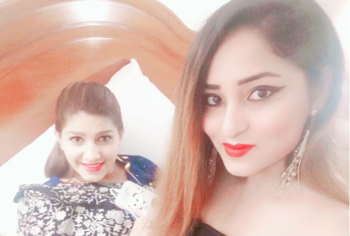 sapna choudhary dance video and photos goes viral on social media in agra