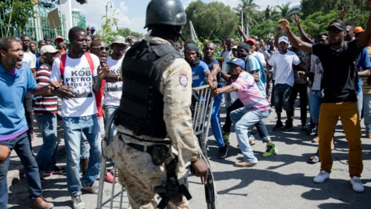 6 people died and 5 injured during protest for corruption in Haiti