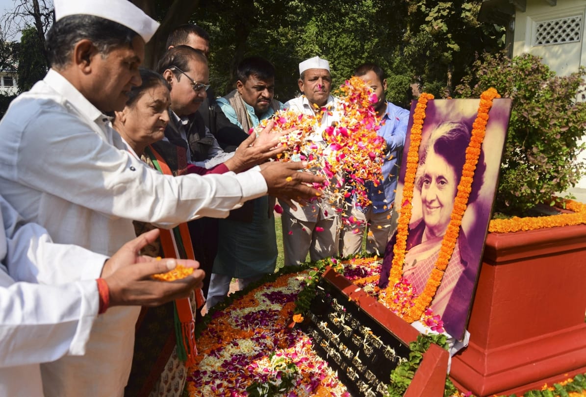 PM Modi, Rahul and other leaders pay tribute to former PM Indira Gandhi