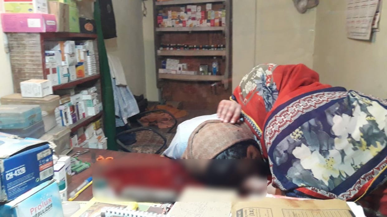 chandsi dawakhana doctor murder in mau