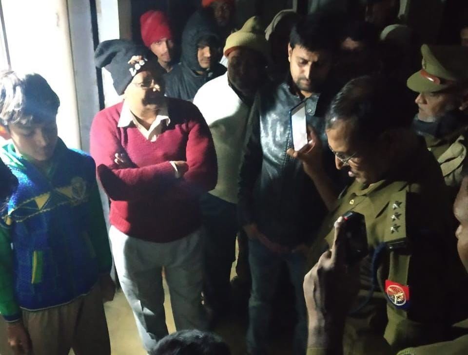 chandsi dawakhana doctor murder in mau