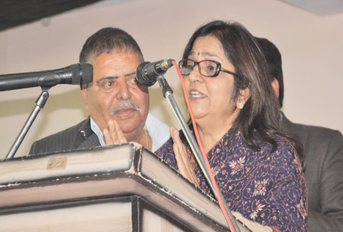 himachal congress incharge rajni patil statement over pm modi