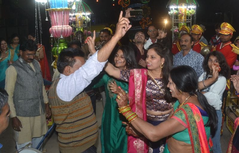 देवों के जागते ही गूंजने लगीं शहनाईयां