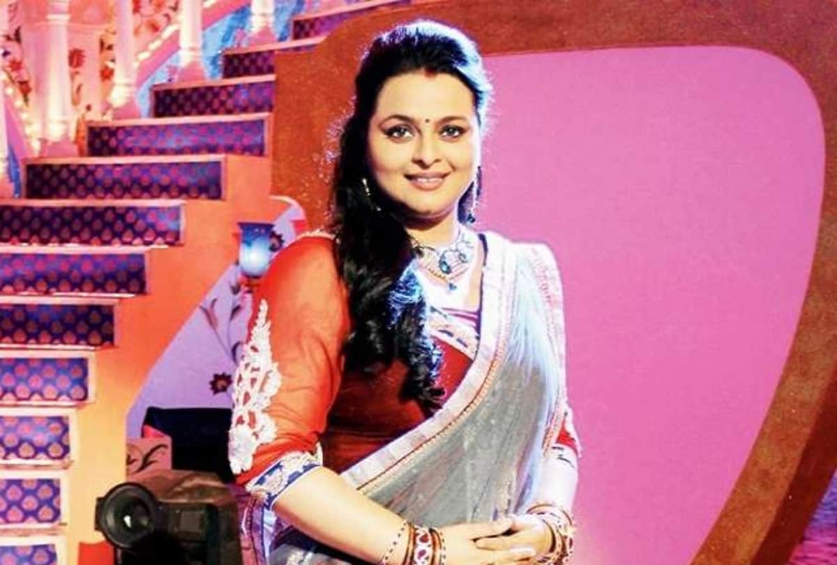 Shilpa Shirodkar first Indian Heroine to get vaccinated picture got viral on social media