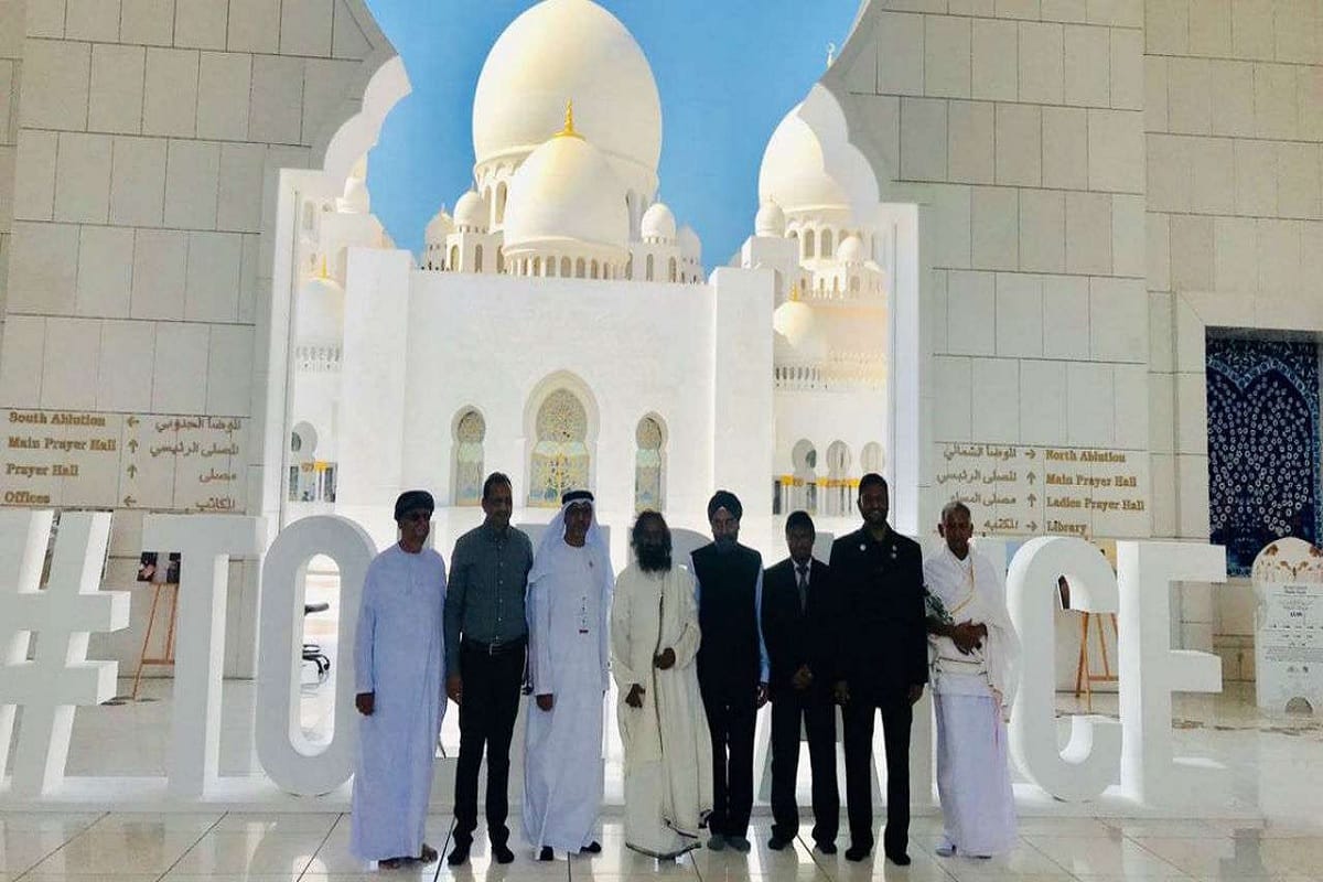 Spiritual leader Sri Sri Ravi Shankar visits Grand Mosque in Abu Dhabi