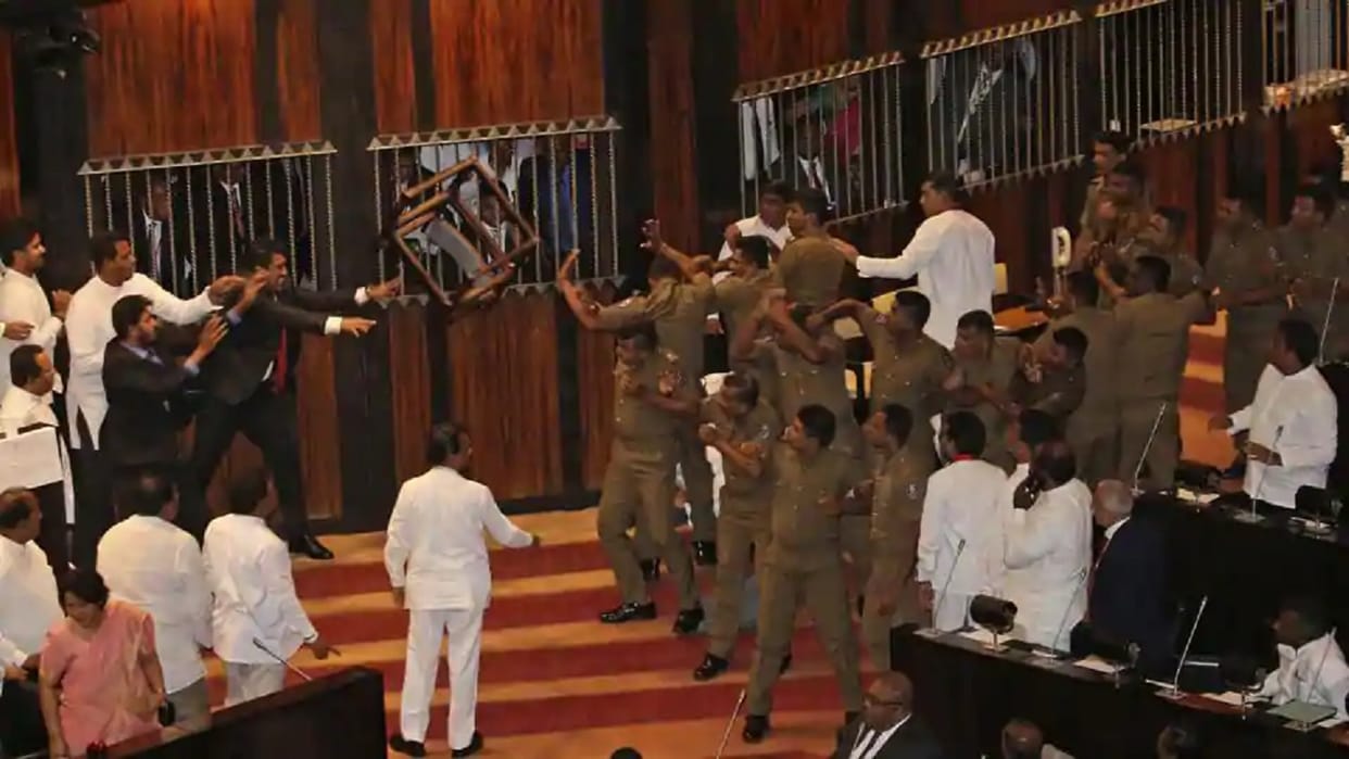 Why does not the constitution in Sri Lanka maintained by Maithripala Sirisena