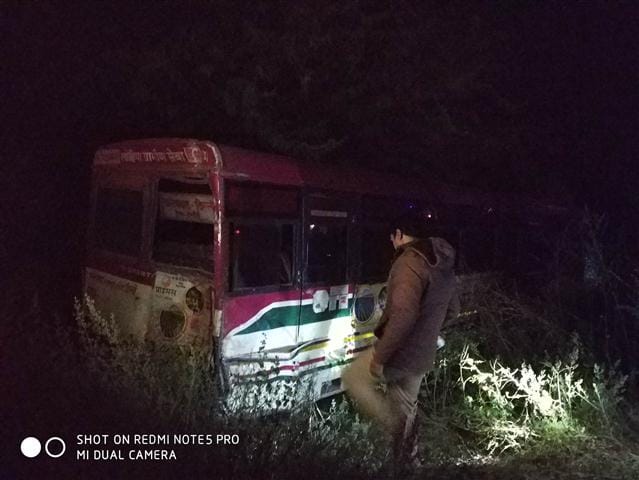 Cantor dies in a vertical bus, six die