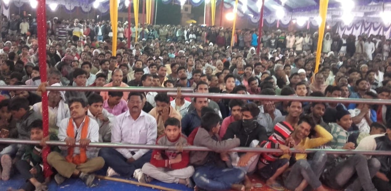 Akshra singh dance in garha mahotsav at ballia
