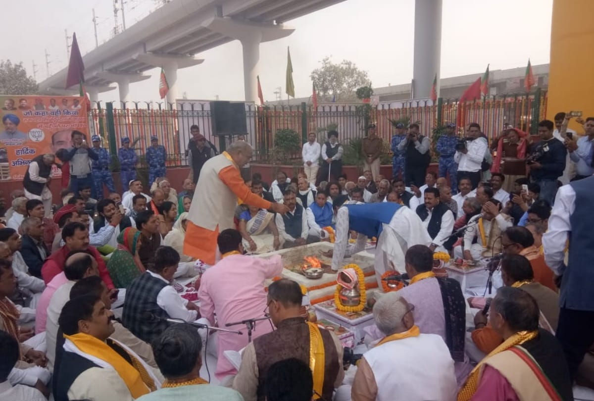escorts mujesar to ballabhgarh metro section to open today by pm modi read all update