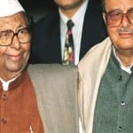 सीताराम केसरी (टोपी में)