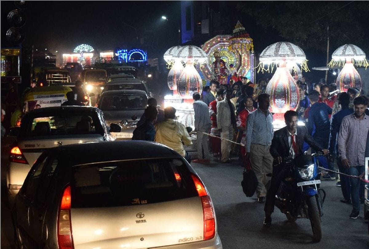 heavy traffic jam in agra city on devutthana ekadashi