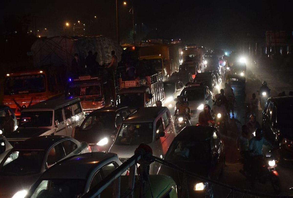 heavy traffic jam in agra city on devutthana ekadashi
