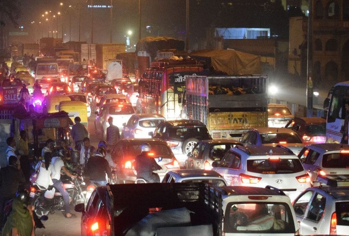 heavy traffic jam in agra city on devutthana ekadashi
