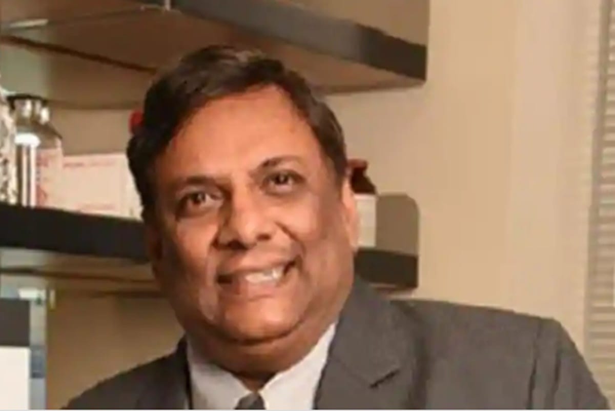 Indian origin professor in US make his students to work as his personal servant