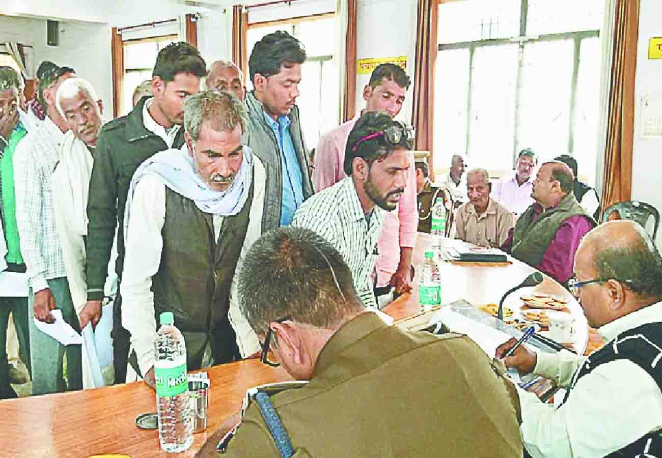 complainant shout over mla in farrukhabad