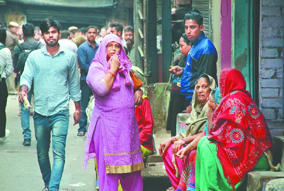 Four persons killed after a fire broke out at a factory in delhi